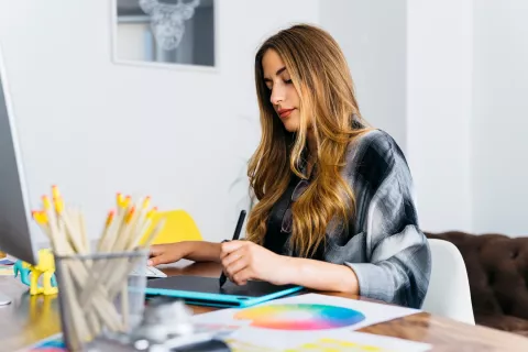 Services 24h/24 et 7j/7 de création d'Artwork, de relecture et de contrôle qualité