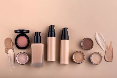 Rassemblement et analyse des écarts de la documentation réglementaire pour les cosmétiques